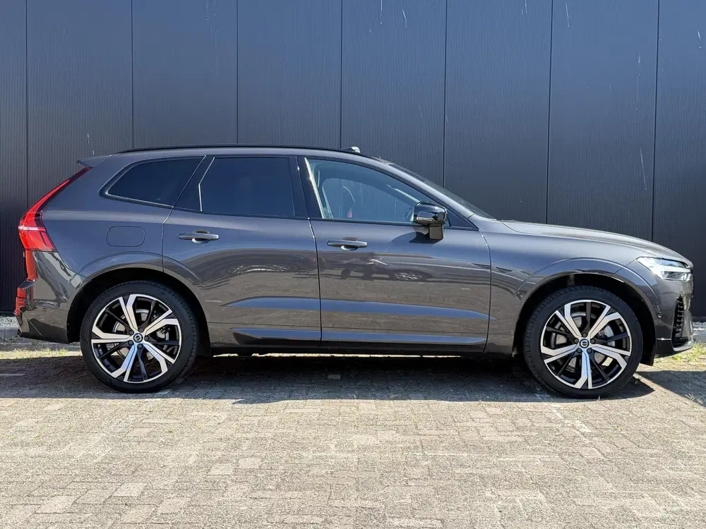 Volvo XC60 2.0 T8 Plug-in hybrid AWD R-Design uit 2022, foto 3