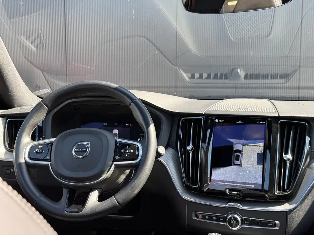 Volvo XC60 2.0 T8 Plug-in hybrid AWD R-Design uit 2022, foto 9