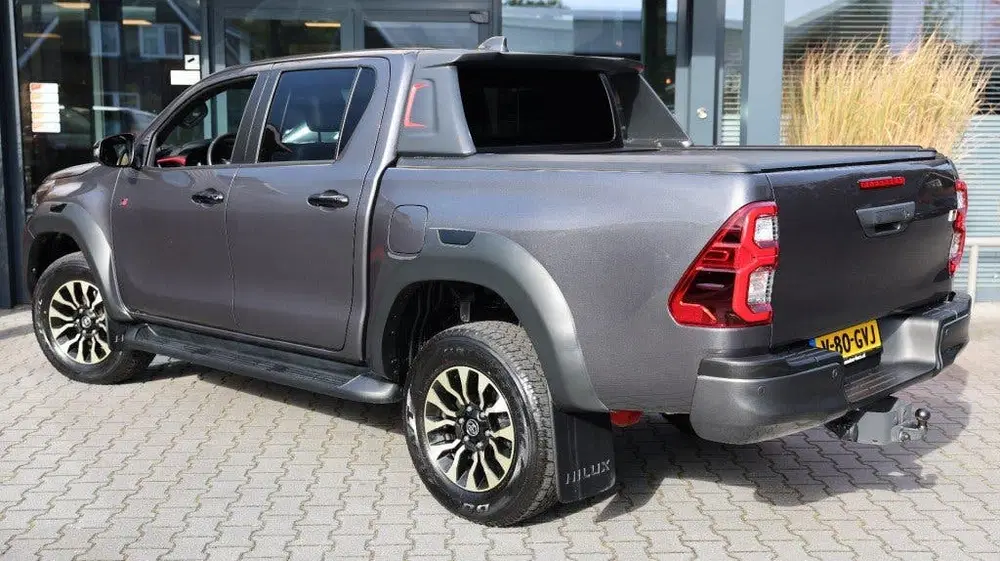 Toyota Hilux 2.8 D-4D DUBBEL CABIN GR SPORT A uit 2024, foto 4