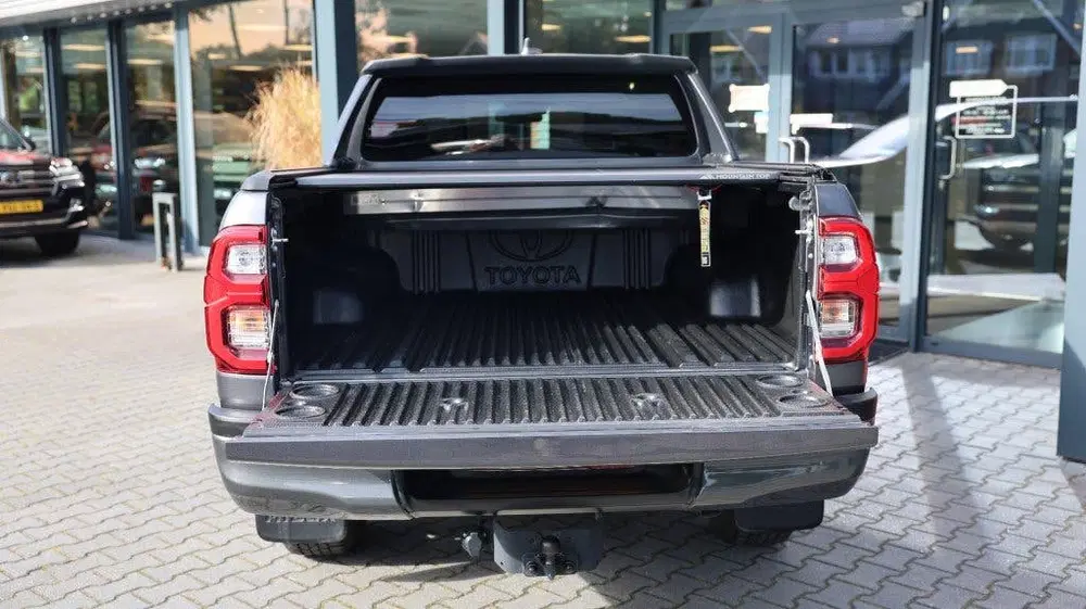 Toyota Hilux 2.8 D-4D DUBBEL CABIN GR SPORT A uit 2024, foto 6
