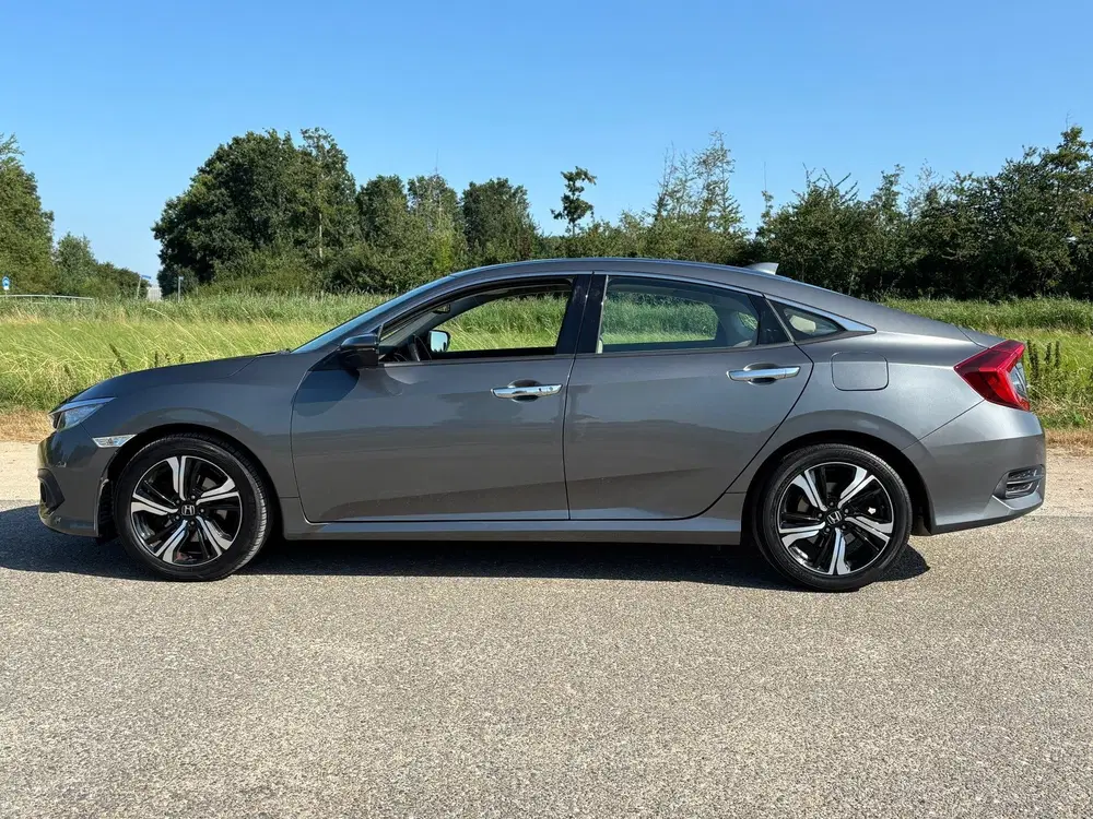 Honda Civic 1.5 i-VTEC Executive Aut uit 2019, foto 3