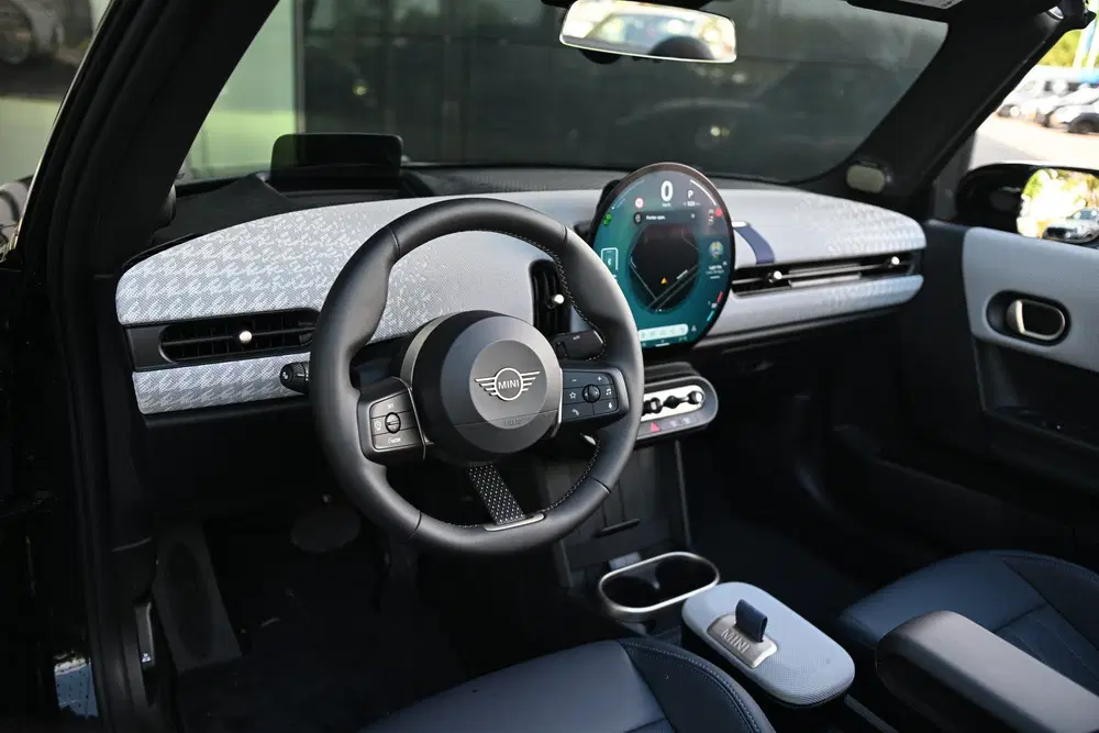 Mini Cabrio Cooper C Automaat uit 2025, foto 6