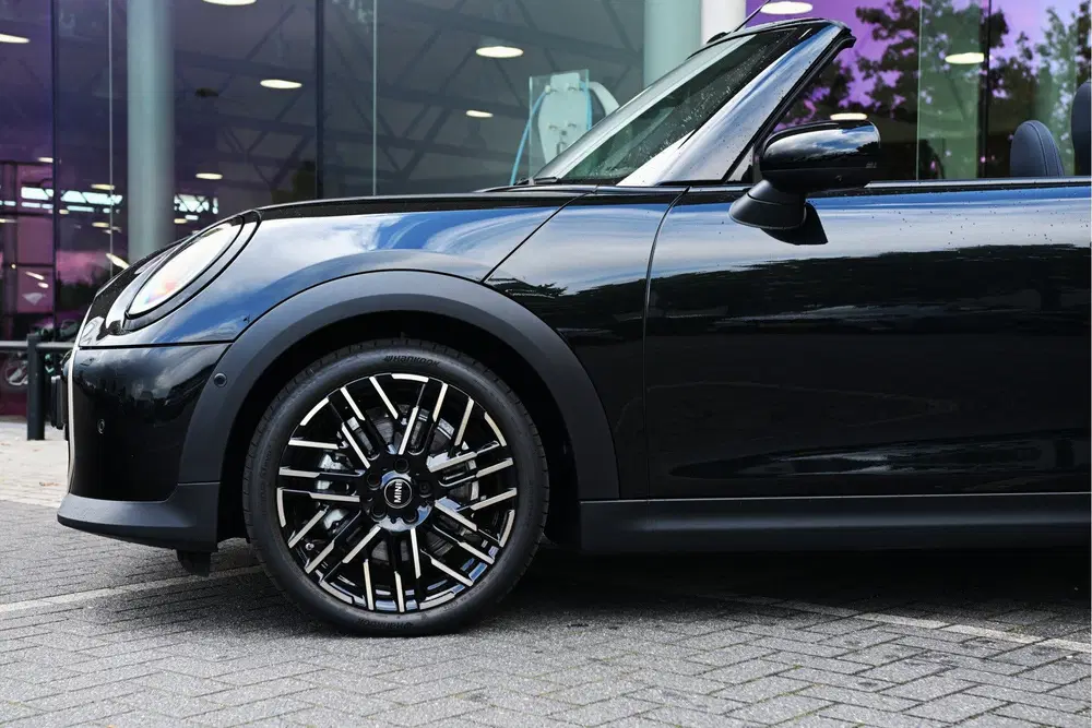 Mini Cabrio Cooper C Automaat uit 2025, foto 7
