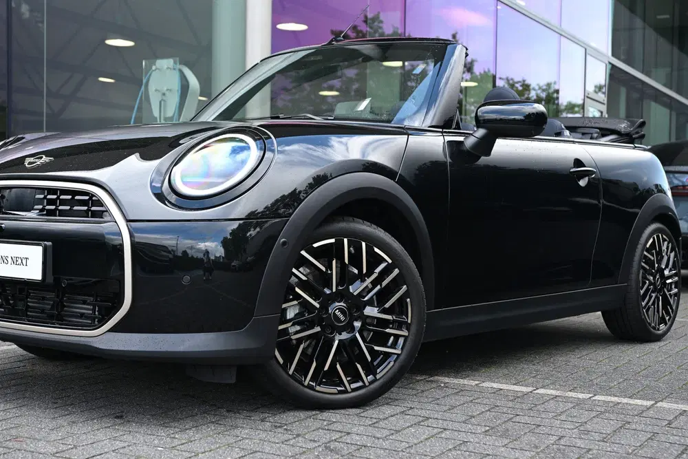 Mini Cabrio Cooper C Automaat uit 2025, foto 9
