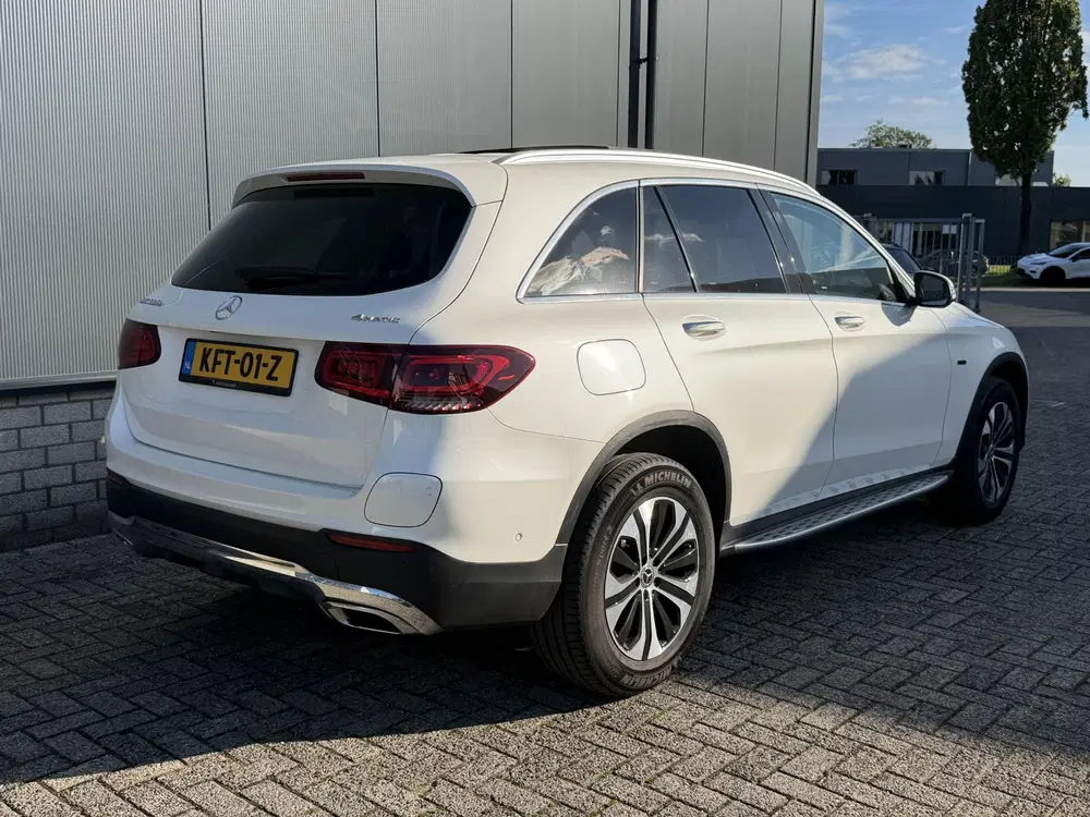Mercedes-Benz GLC 300e 4MATIC Premium 18" uit 2021, foto 2