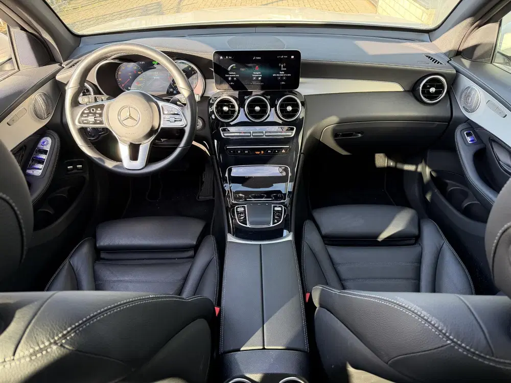 Mercedes-Benz GLC 300e 4MATIC Premium 18" uit 2021, foto 3