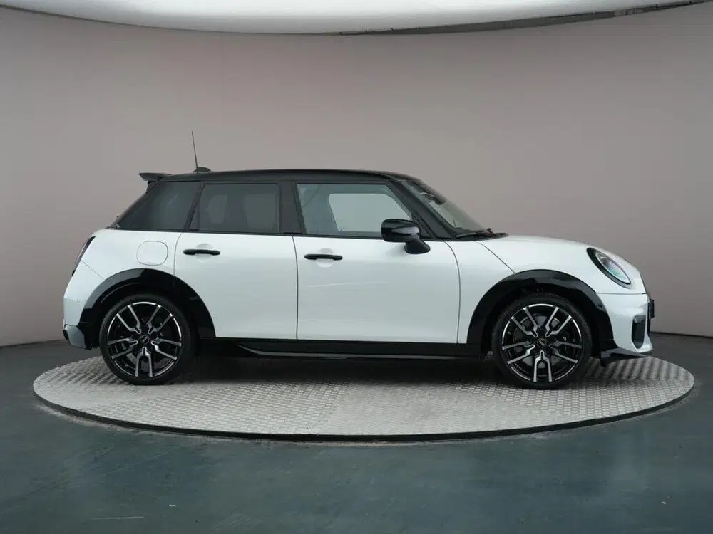 Mini Hatchback Cooper S uit 2025, foto 4