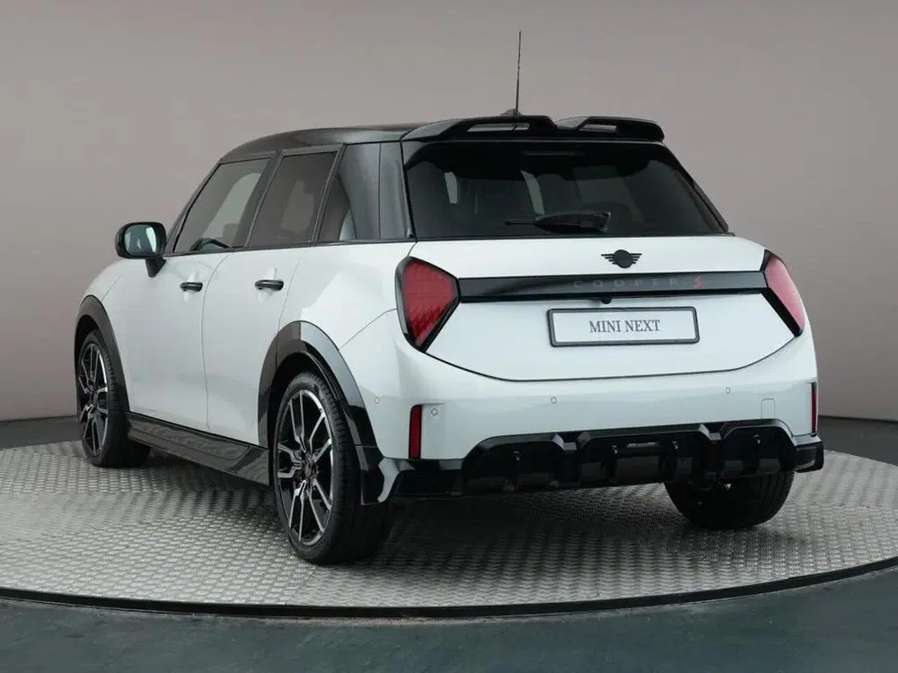 Mini Hatchback Cooper S uit 2025, foto 6