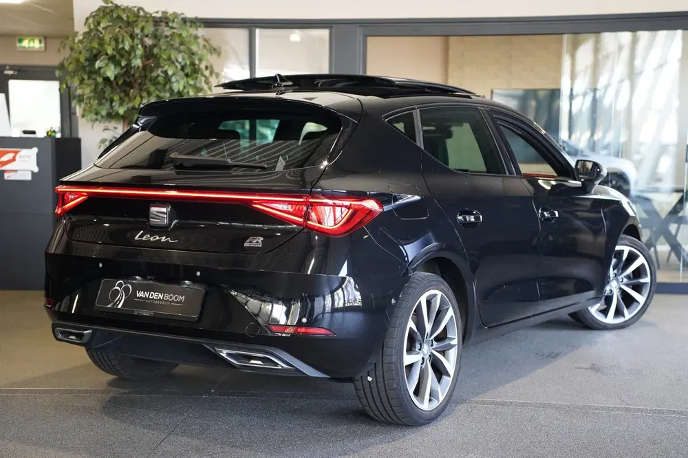SEAT Leon 1.4 TSI eHybrid PHEV FR 204PK Pano Cam Vir uit 2020, foto 2