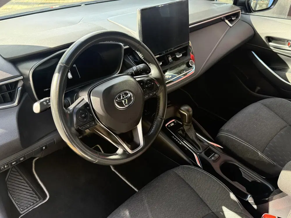 Toyota Corolla 1.8 Hybrid uit 2024, foto 12