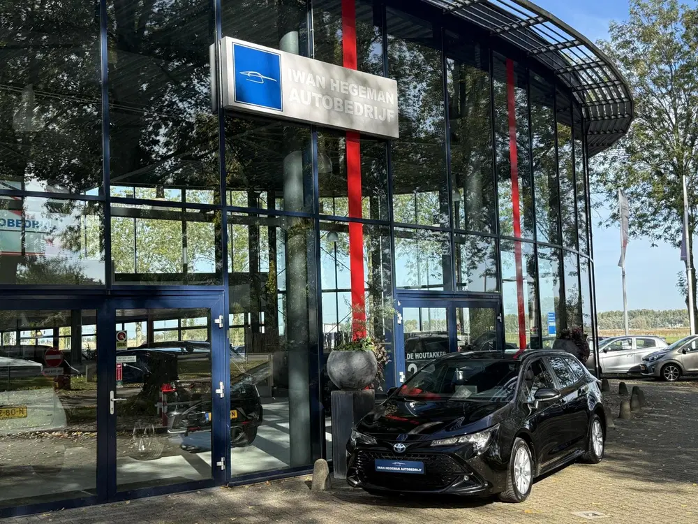 Toyota Corolla 1.8 Hybrid uit 2024, foto 3