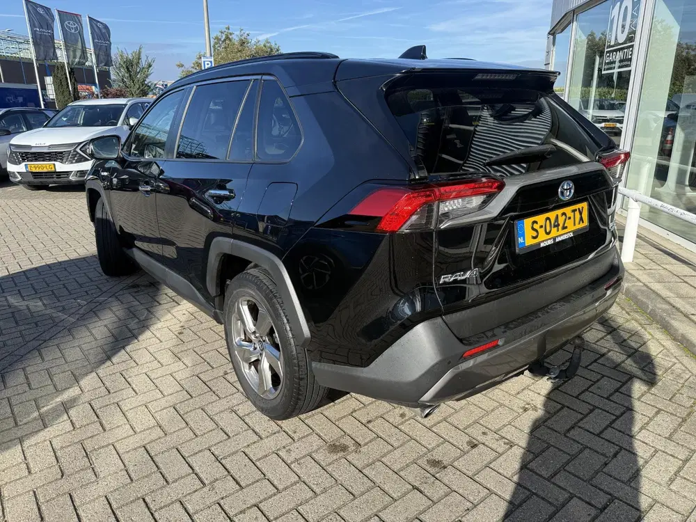 Toyota RAV 4 2.5 Hybrid AWD Executive Premium uit 2021, foto 2