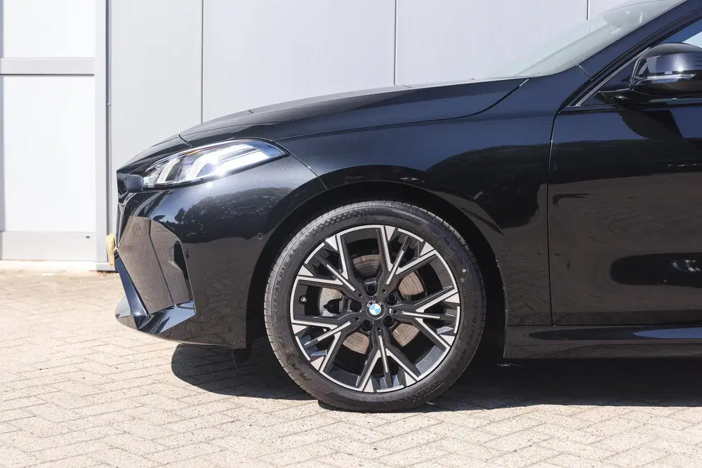 BMW 1-serie 120 M Sport Automaat uit 2025, foto 4
