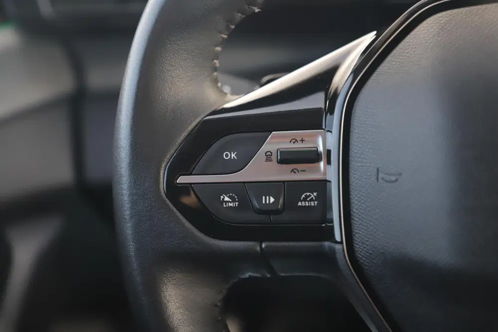 Peugeot 308 1.2 PureTech Allure Pack Business Automaat uit 2022, foto 11