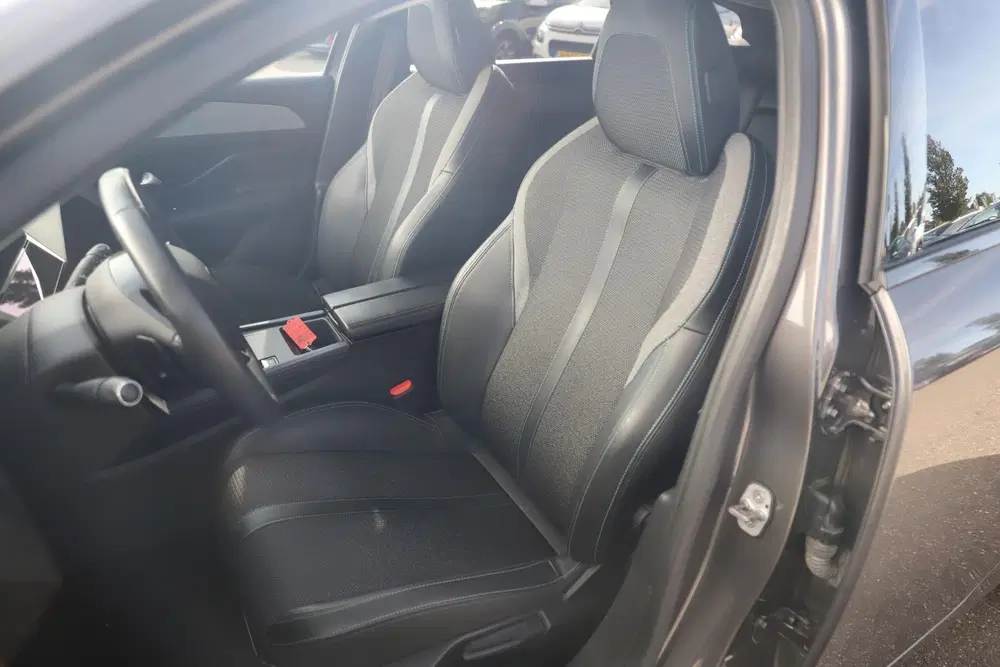 Peugeot 308 1.2 PureTech Allure Pack Business Automaat uit 2022, foto 7