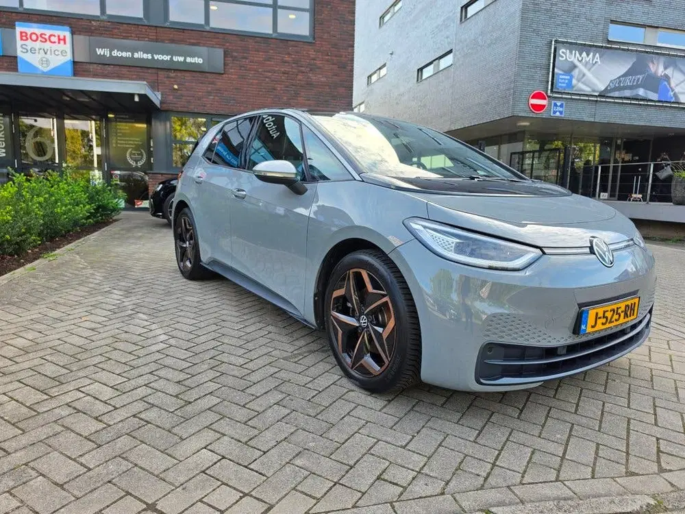 Volkswagen ID.3 First Plus 58 kWh uit 2020, foto 2