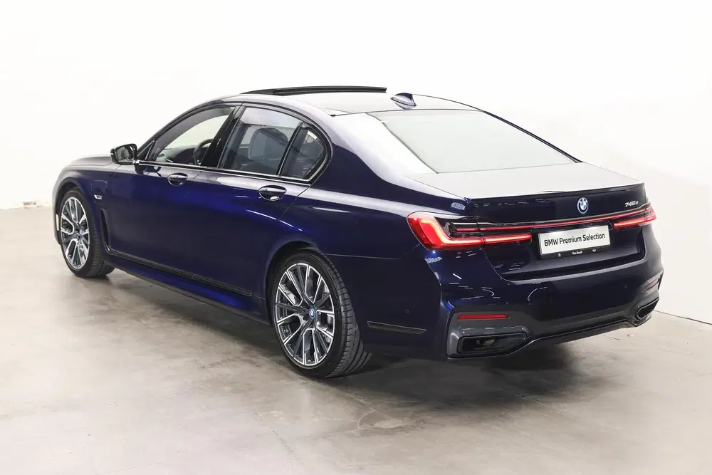 BMW 7-serie 745e High Executive M Sport Automaat Night uit 2021, foto 2