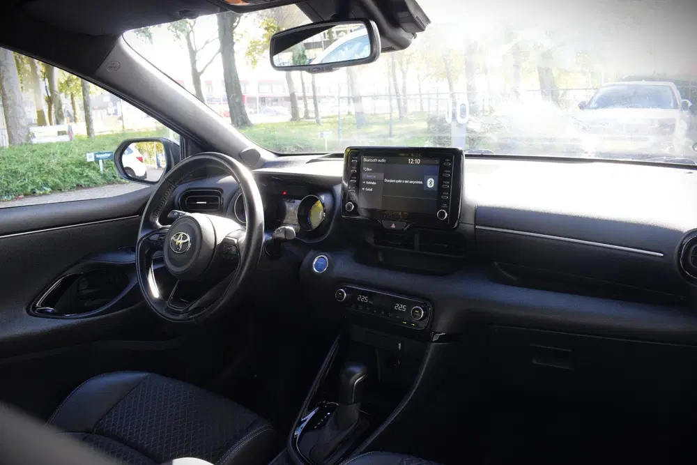 Toyota Yaris 1.5 Hybrid Launch Edition uit 2020, foto 10