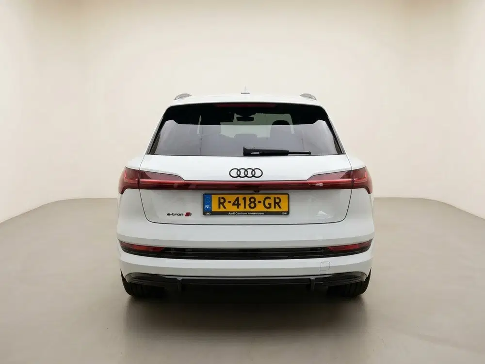 Audi e-tron S quattro 95 kWh PANO-DAK NL-AUTO NAP uit 2022, foto 4