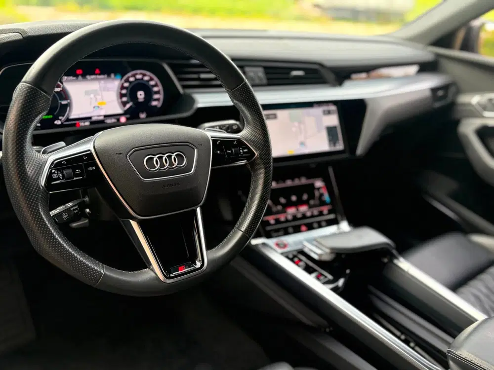 Audi e-tron S quattro 95 kWh PANO-DAK NL-AUTO NAP uit 2022, foto 8