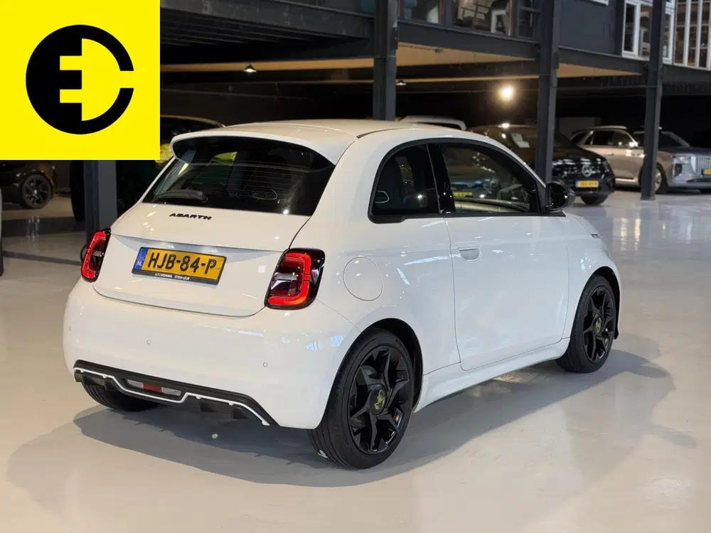 Fiat 500 Abarth Turismo 42 kWh uit 2024, foto 10