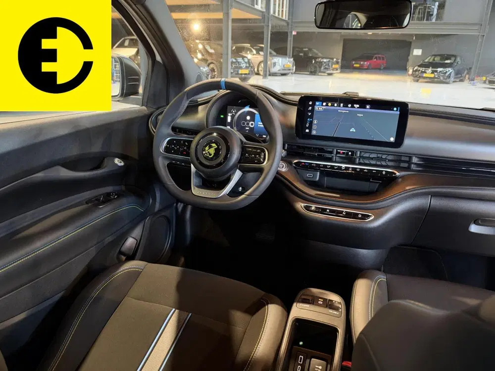 Fiat 500 Abarth Turismo 42 kWh uit 2024, foto 11