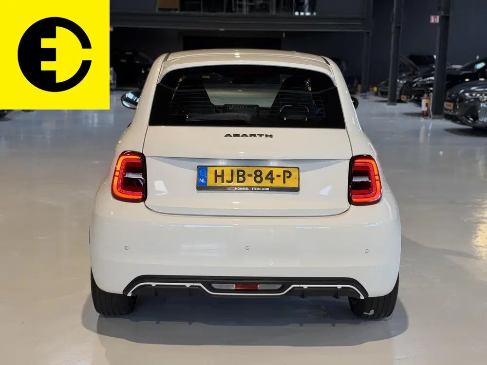 Fiat 500 Abarth Turismo 42 kWh uit 2024, foto 9