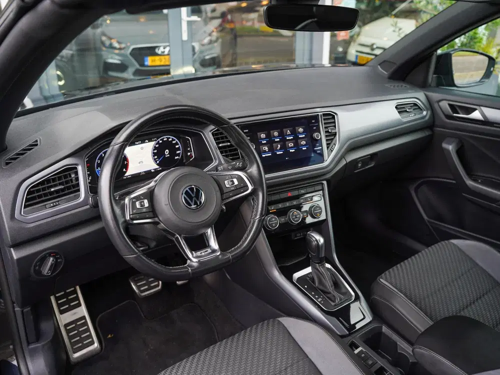 Volkswagen T-Roc 1.5 TSI 150pk Automaat R-Line uit 2021, foto 3