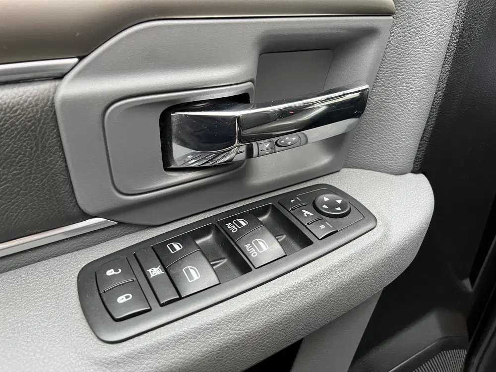 Dodge RAM 5.7 V8 Hemi 4WD Bpm vrij Lpg en benzine Ai uit 2020, foto 9