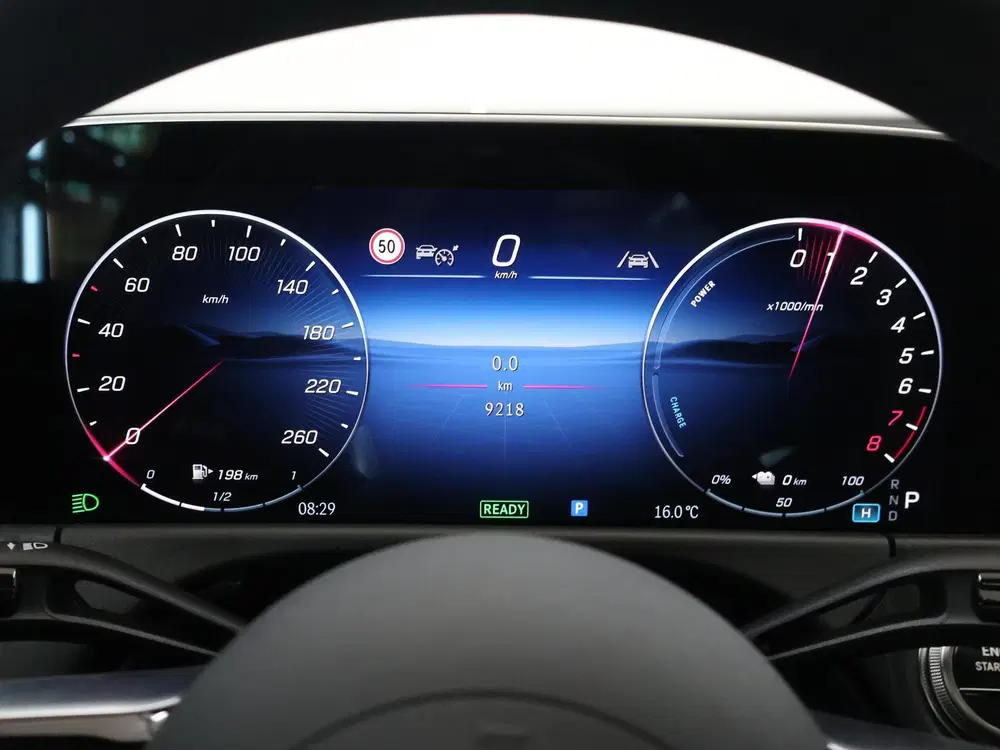 Mercedes-Benz E-Klasse 300 e AMG Line uit 2025, foto 12