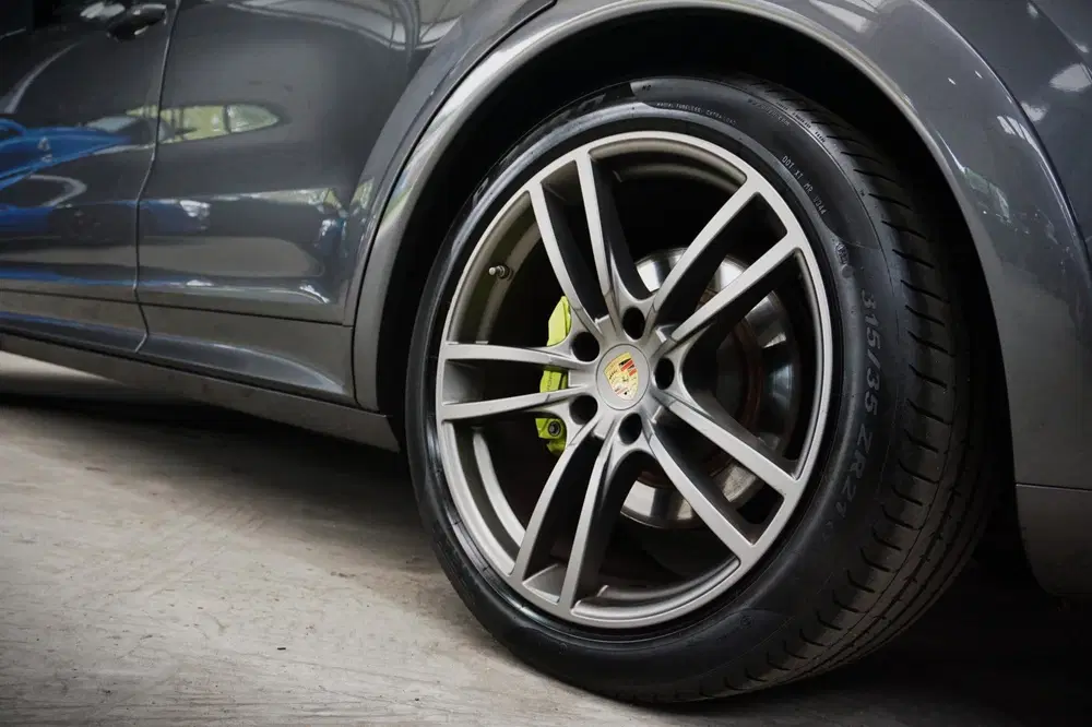 Porsche Cayenne 3.0 E-Hybrid Sport Design uit 2021, foto 10