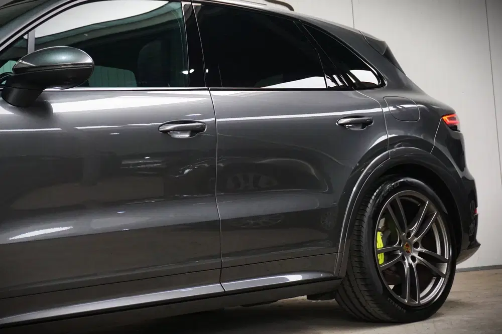 Porsche Cayenne 3.0 E-Hybrid Sport Design uit 2021, foto 4