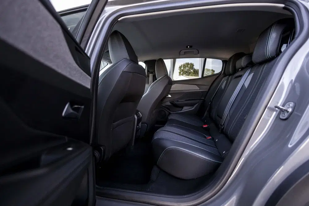 Peugeot 408 1.2 Hybrid 145 e-DCS6 Allure uit 2025, foto 10