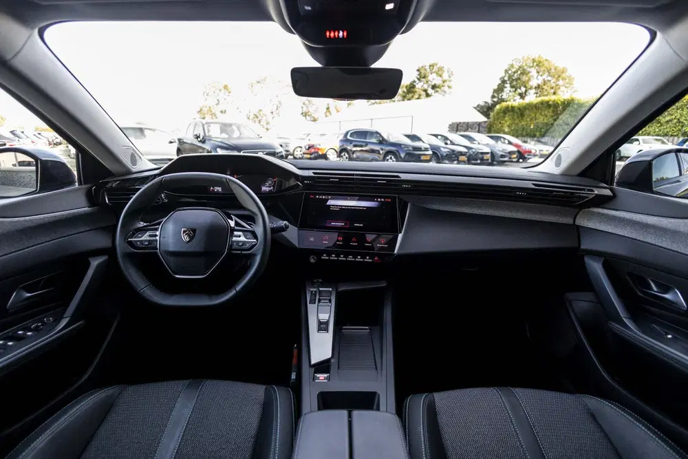 Peugeot 408 1.2 Hybrid 145 e-DCS6 Allure uit 2025, foto 6