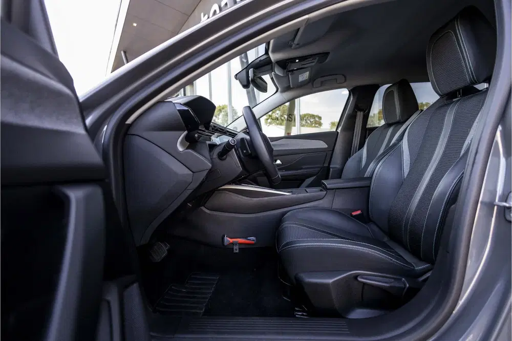 Peugeot 408 1.2 Hybrid 145 e-DCS6 Allure uit 2025, foto 9