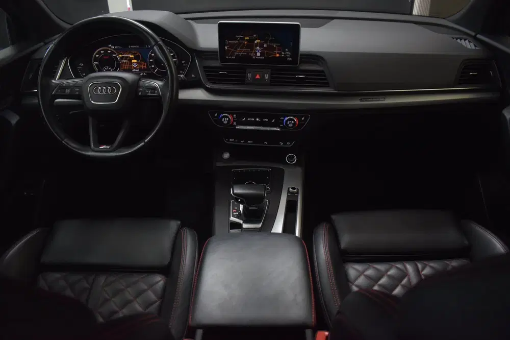 Audi Q5 55 TFSI e Quattro S-Line COMPETITION 367pk uit 2020, foto 13