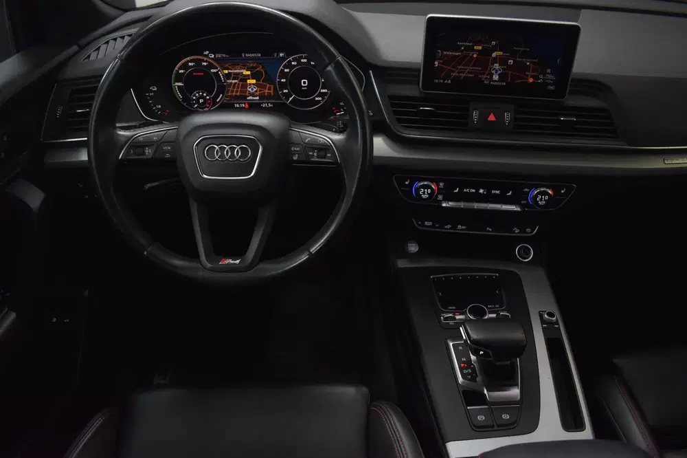 Audi Q5 55 TFSI e Quattro S-Line COMPETITION 367pk uit 2020, foto 4