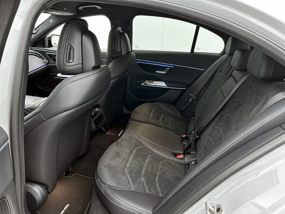 Mercedes-Benz E-Klasse 300 e Business Solution AMG uit 2026, foto 15