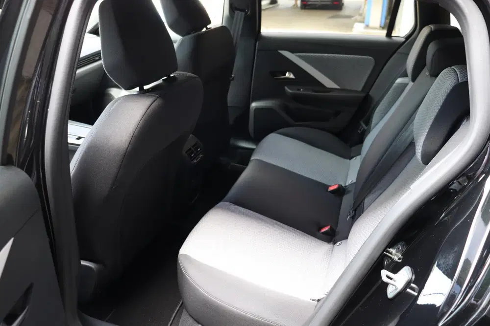 Opel Astra 58 kWh Business Edition Achteruitrijcame uit 2026, foto 7
