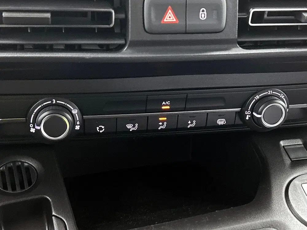 Opel Combo 1.5 BlueHDi 130PK L2 Automaat Apple Carpla uit 2024, foto 15