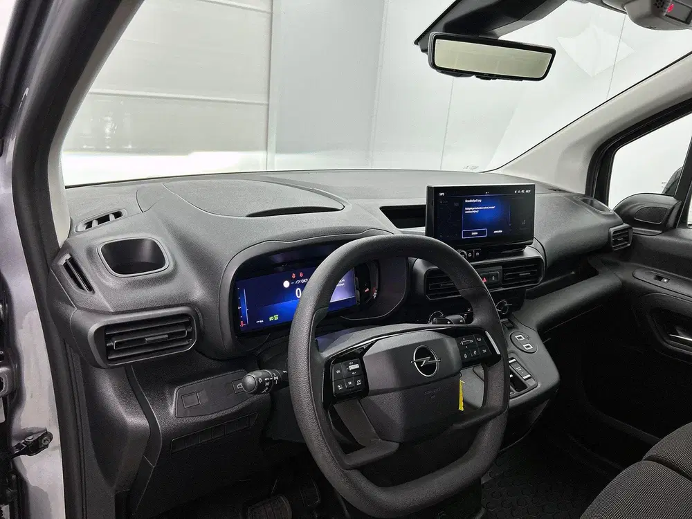 Opel Combo 1.5 BlueHDi 130PK L2 Automaat Apple Carpla uit 2024, foto 2