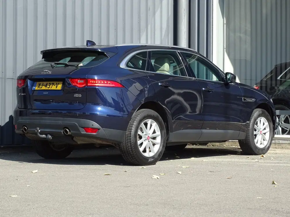 Jaguar F-Pace 2.0t AWD Portfolio uit 2019, foto 3