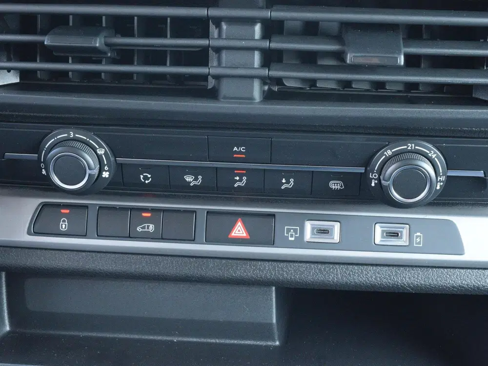 Peugeot Expert EV L2 75 kWh Surround NAV pakket uit 2026, foto 13