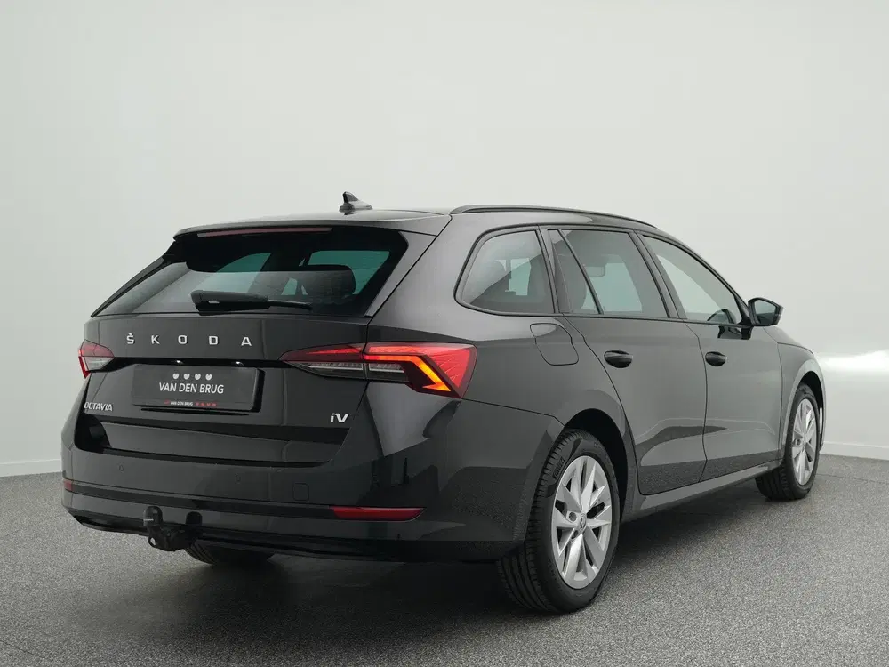 Skoda Octavia 1.4 TSI iV PHEV Business Edition uit 2023, foto 2