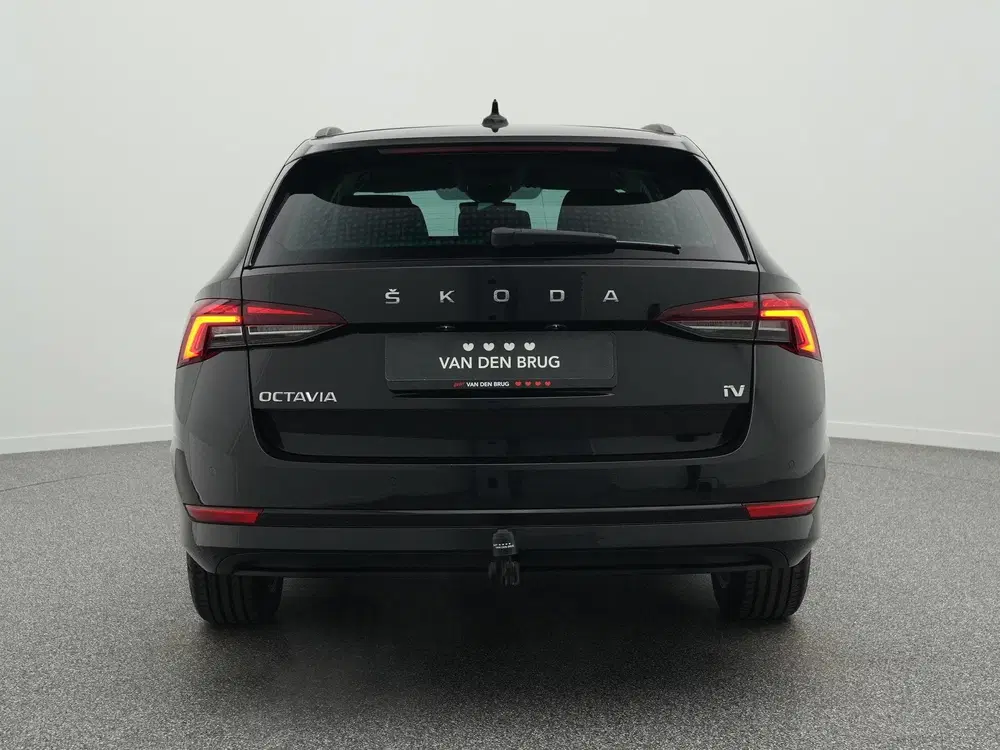 Skoda Octavia 1.4 TSI iV PHEV Business Edition uit 2023, foto 6