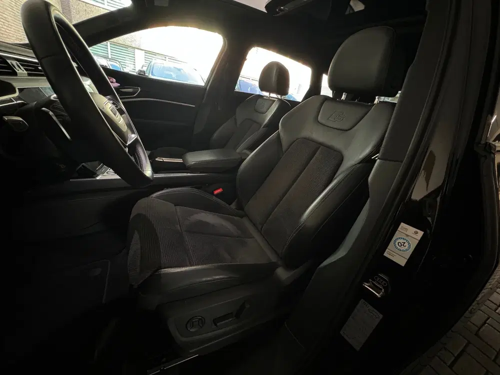 Audi e-tron 55 quattro 95 kWh 90% uit 2019, foto 12