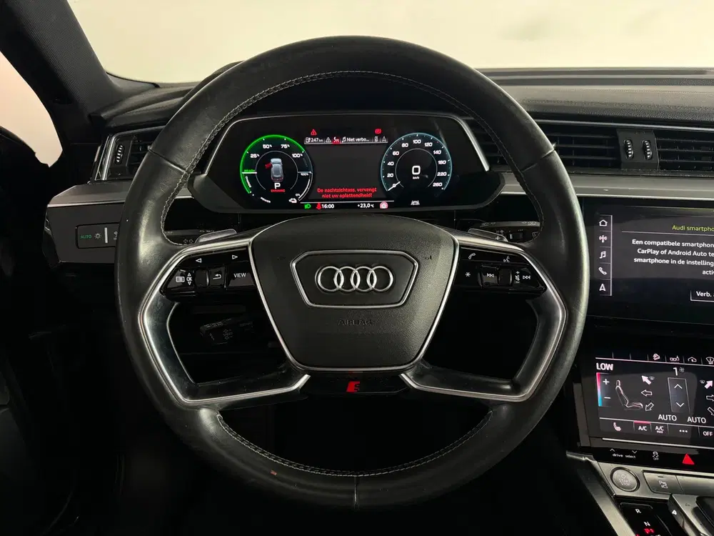 Audi e-tron 55 quattro 95 kWh 90% uit 2019, foto 13