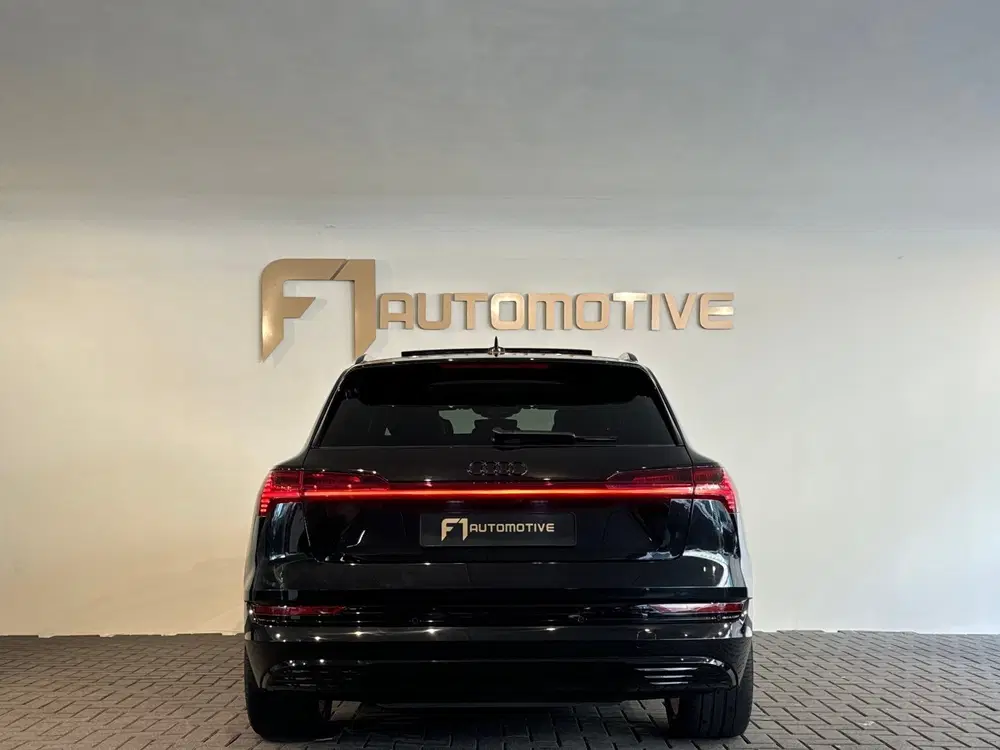 Audi e-tron 55 quattro 95 kWh 90% uit 2019, foto 5