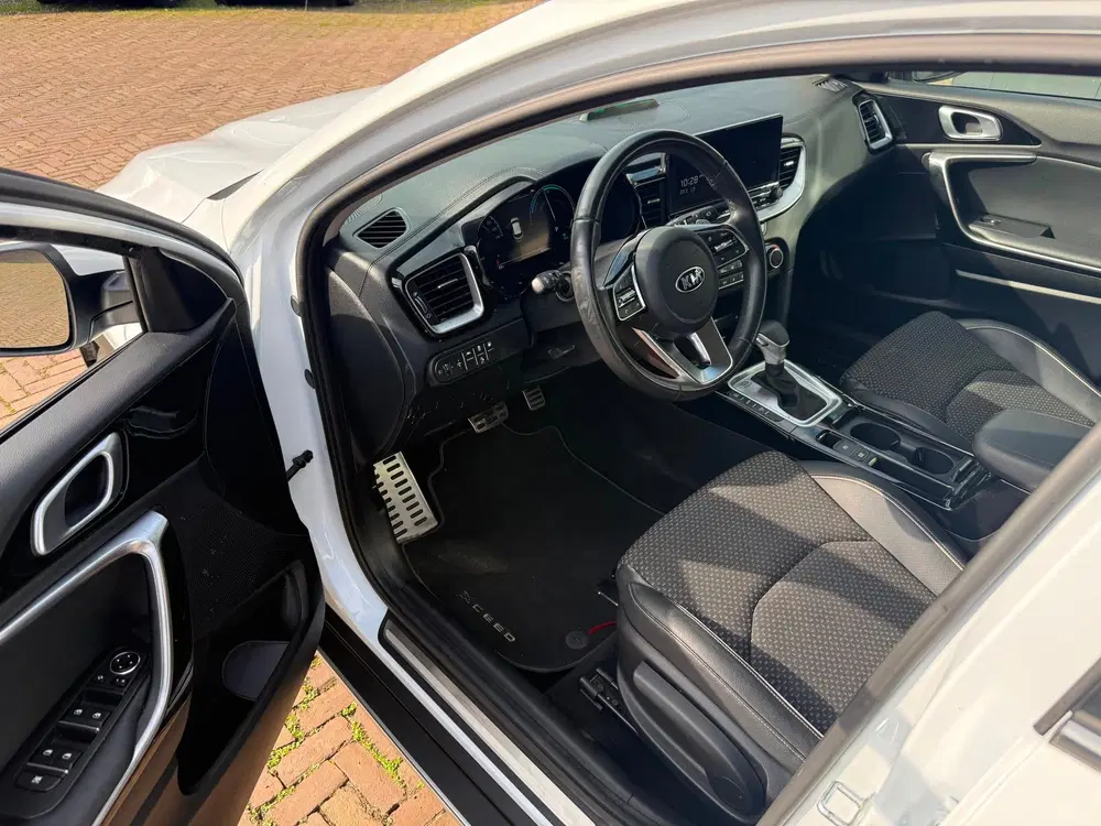 Kia XCeed 1.6 GDi PHEV Automaat uit 2021, foto 14