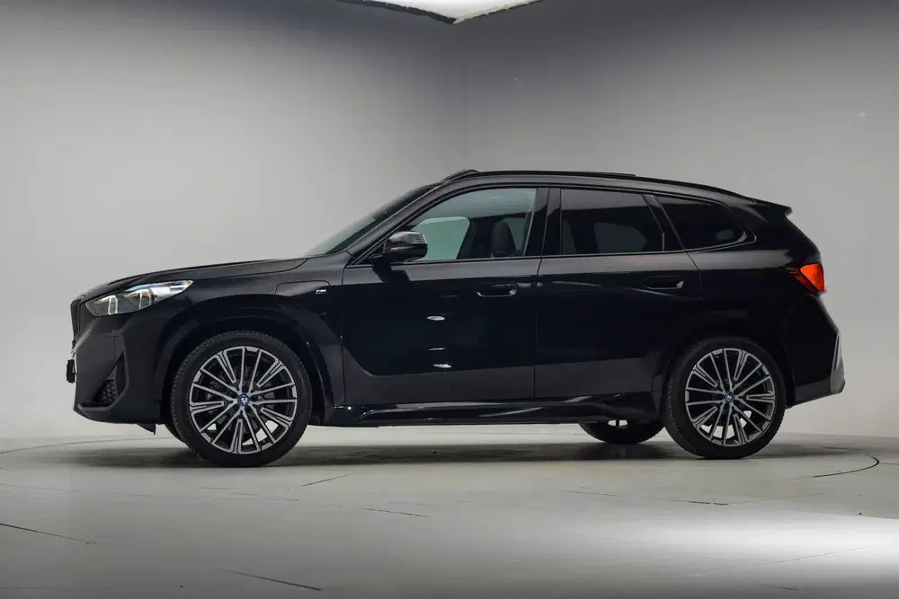 BMW X1 xDrive 30e M Sport Shadow [ Panorama H uit 2023, foto 2